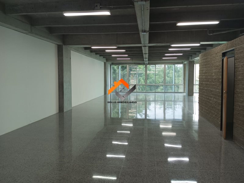 Oficina disponible para Arriendo en Medellin La Aguacatala Foto numero 1