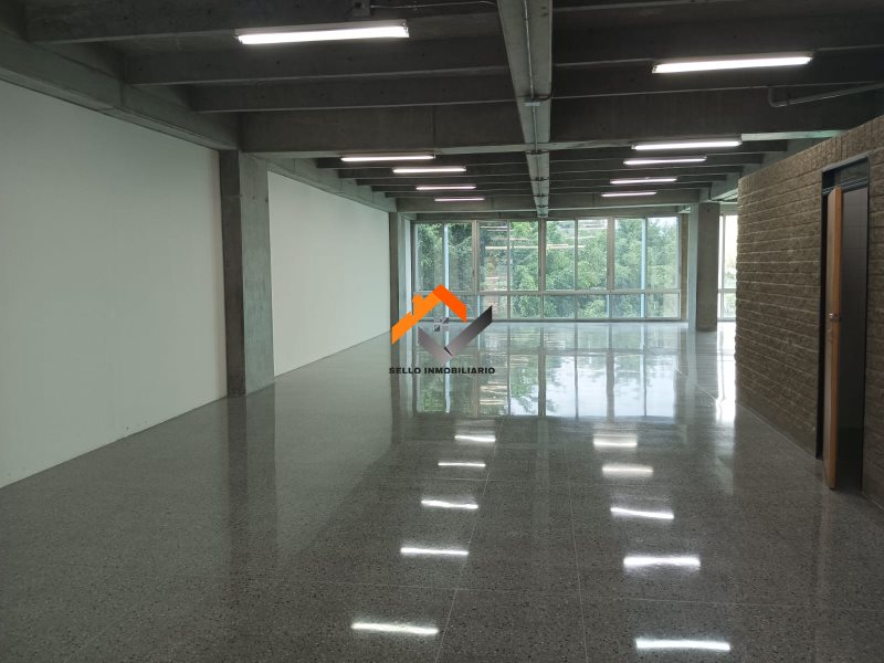 Oficina disponible para Arriendo en Medellin La Aguacatala Foto numero 1